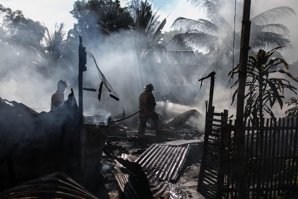 Pompiers en intervention lors d'un incendie